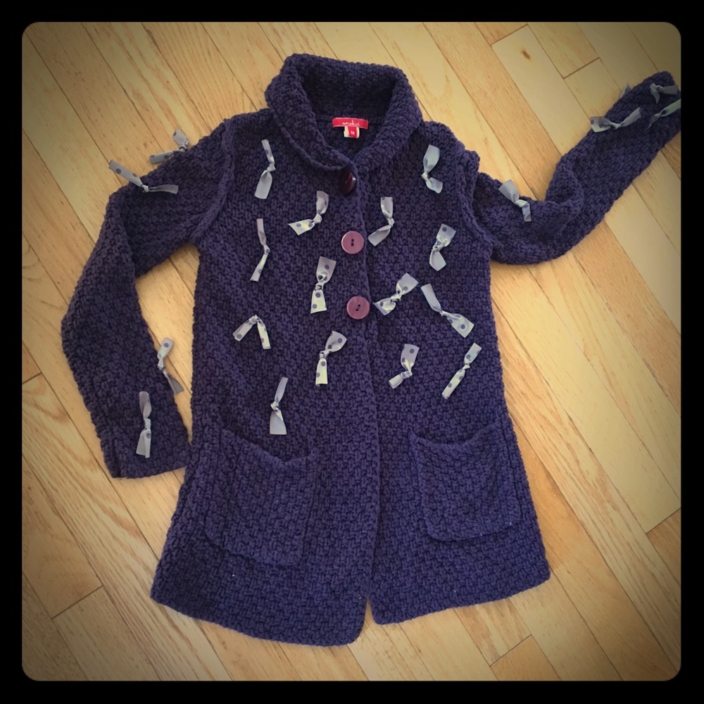 One Kid size 6x Tunic Sweater